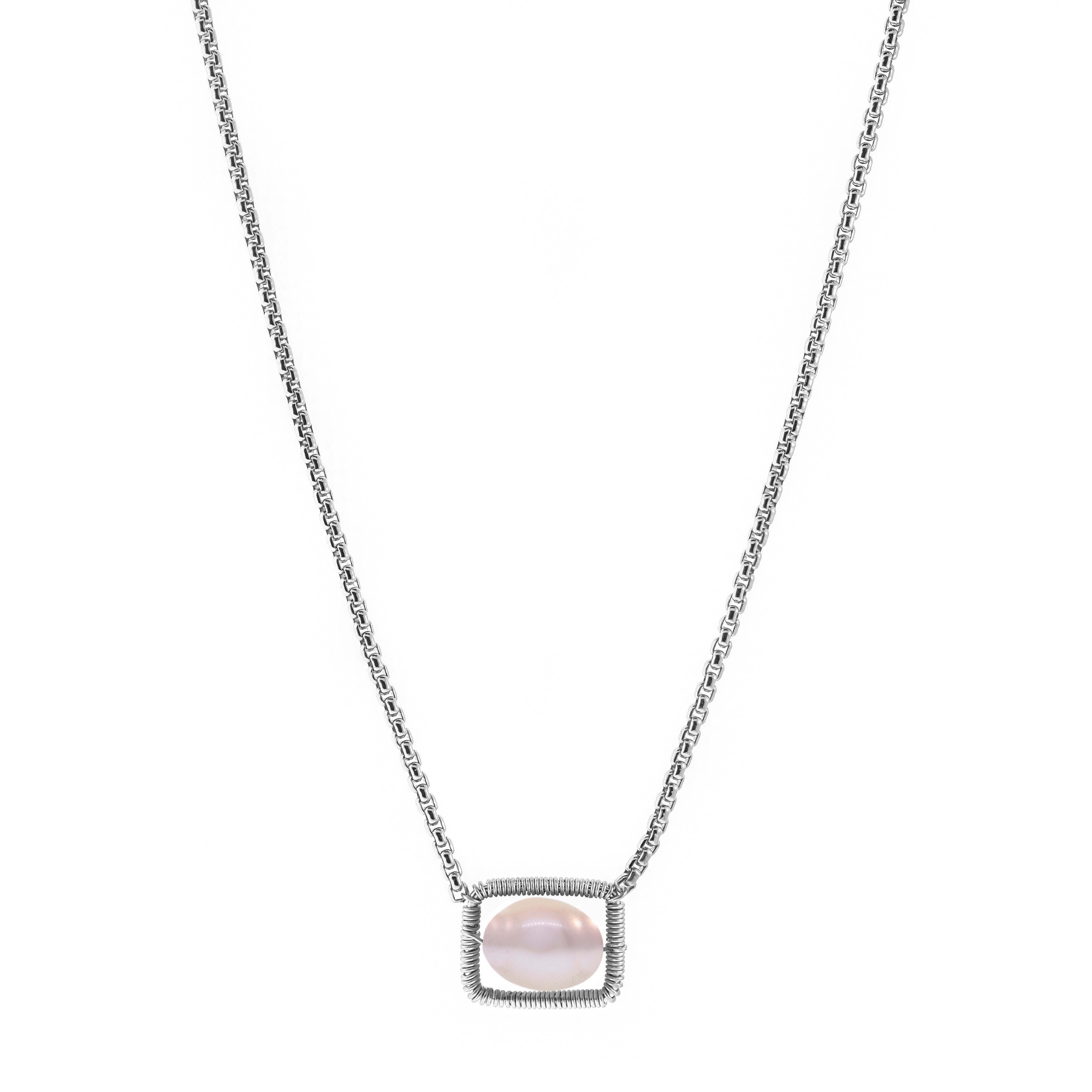 Lilly Necklace